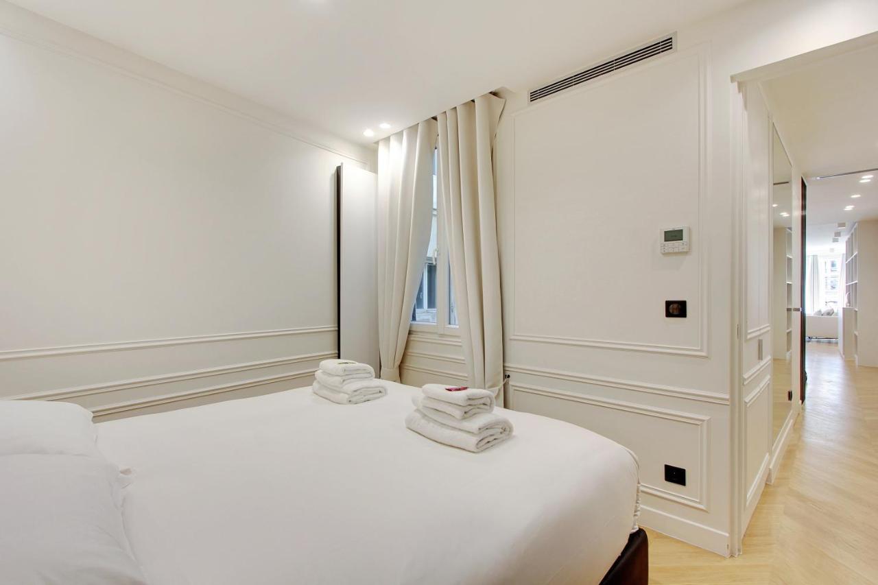 Stunning With View At The Very Heart Of Parijs